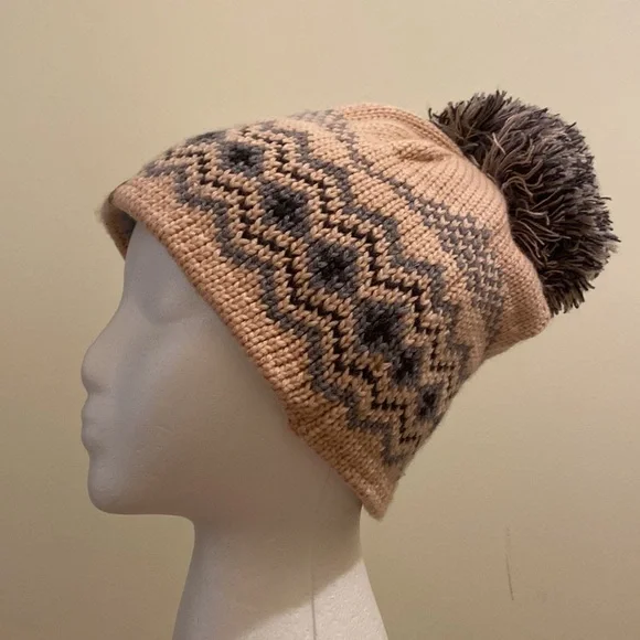 TIMBERLAND POM POM HAT . Very good condition - Picture 1 of 9